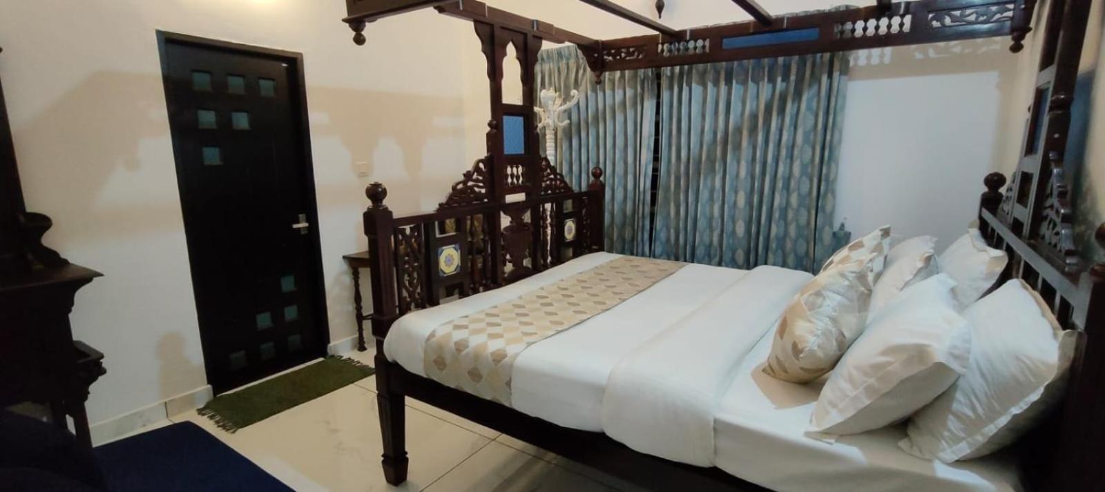Padikkal Bungalow Vythiri Luaran gambar