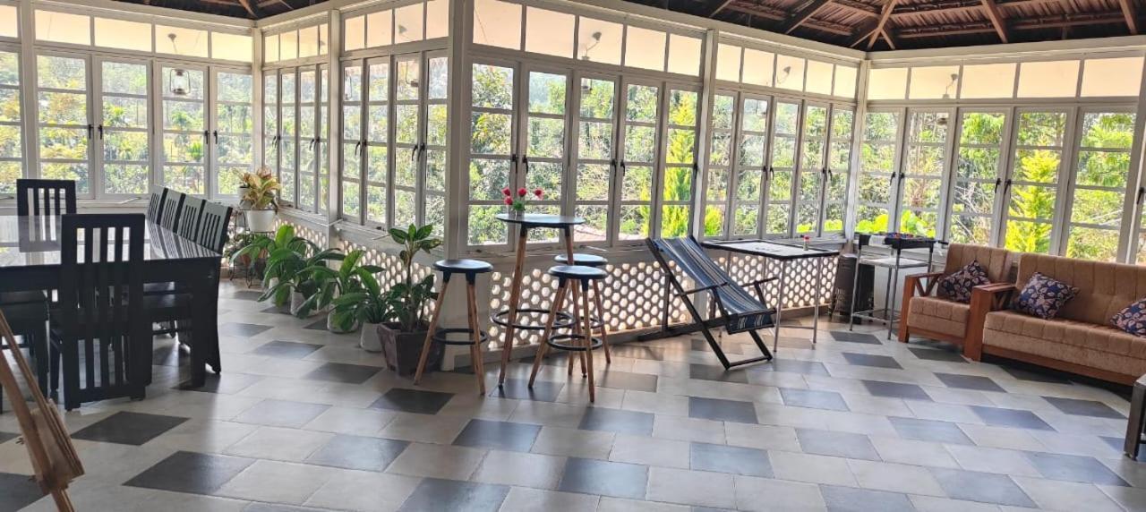 Padikkal Bungalow Vythiri Luaran gambar